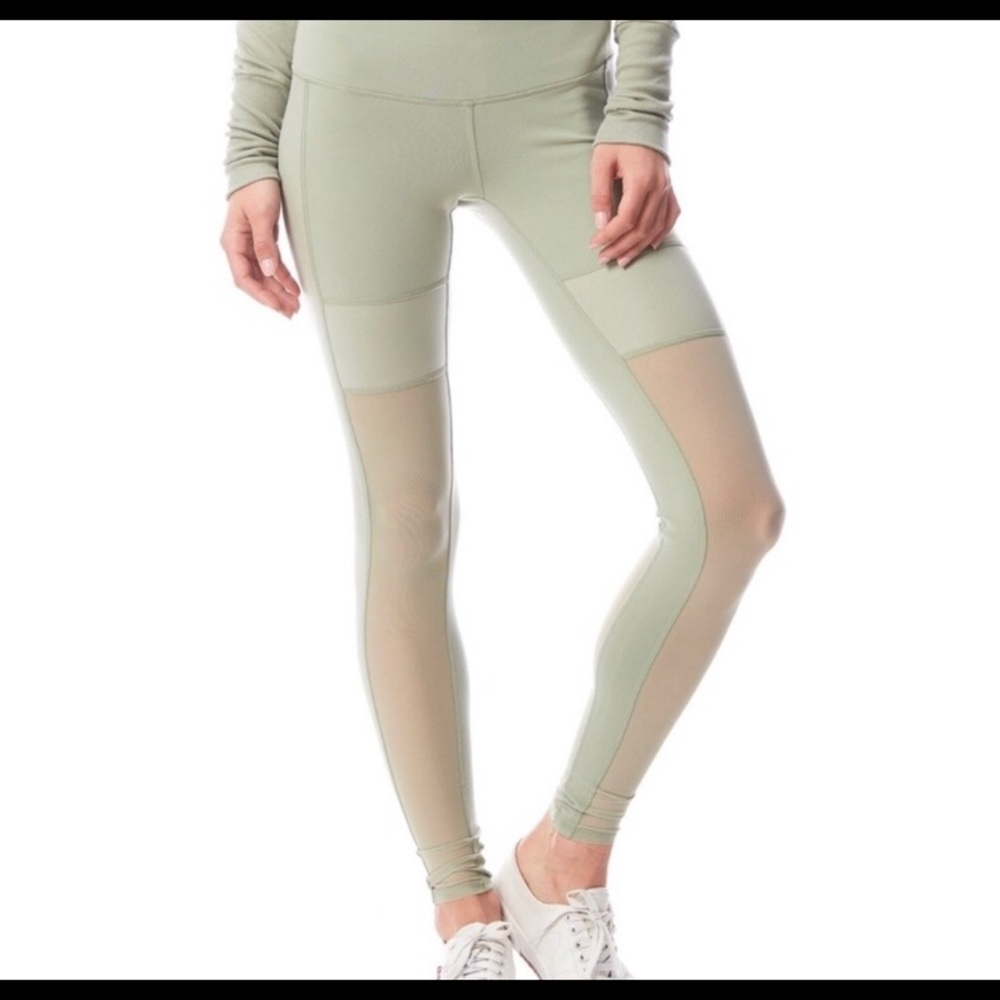 Alo Yoga high waisted Mesh Legging